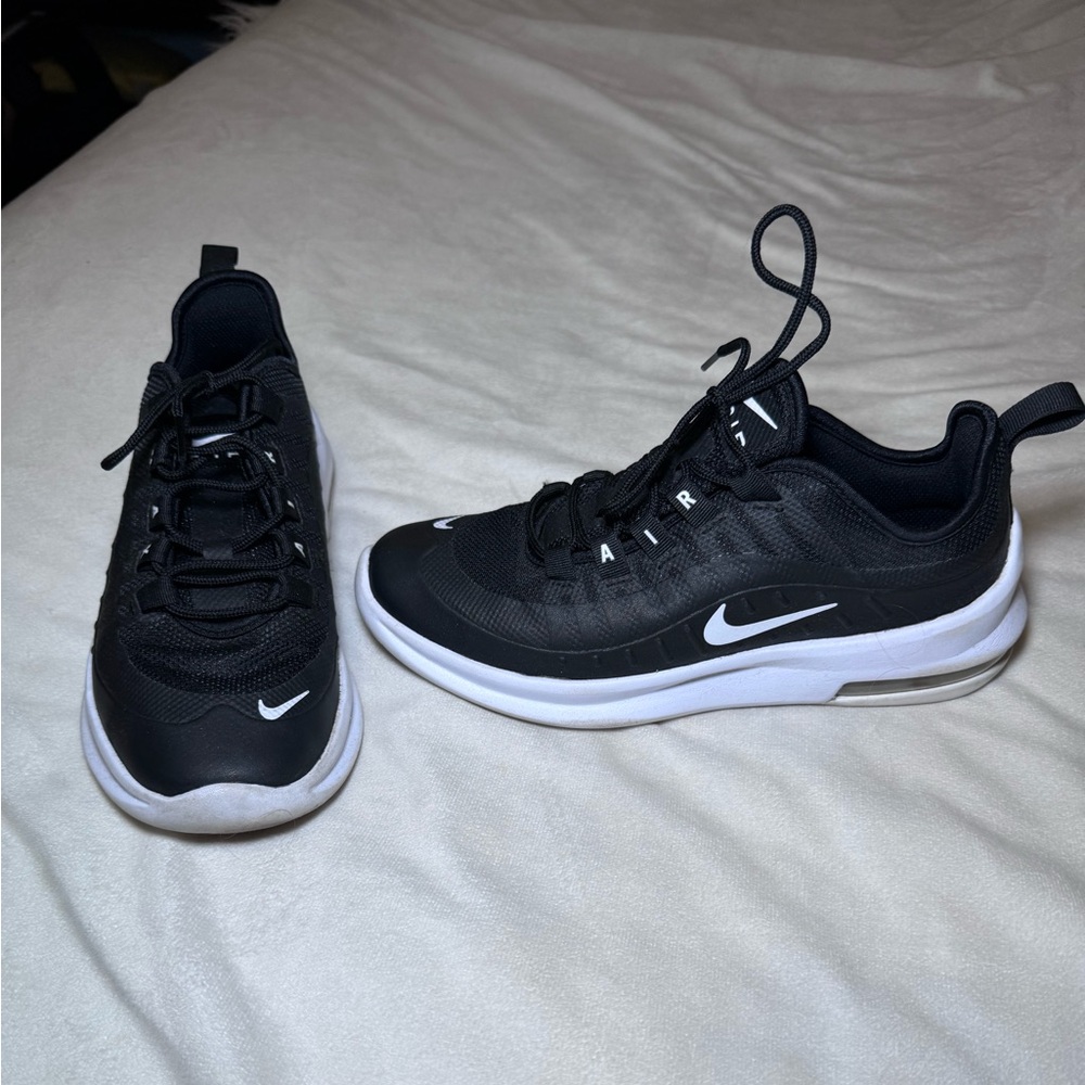 Nike Air Max sneaker youth size 5 black/white АН5222-001 5Y